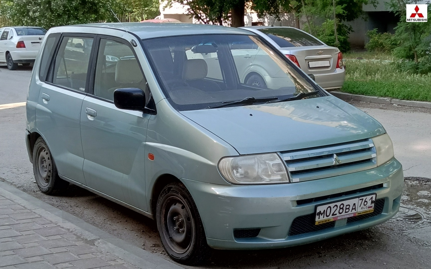 м 028 ва 761, Mitsubishi Mirage Dingo 1st gen (CQ2A; JP-market), 1998–2002