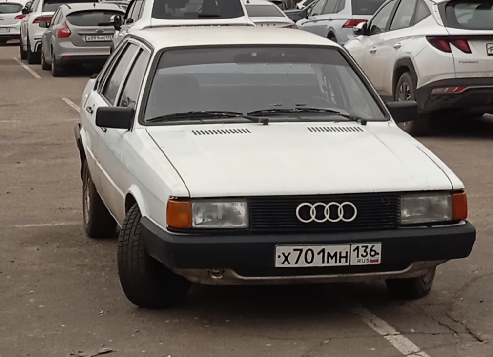 х 701 мн 136, Audi 80 2nd gen 4-door Sedan (B2/81/85), 1978–1986