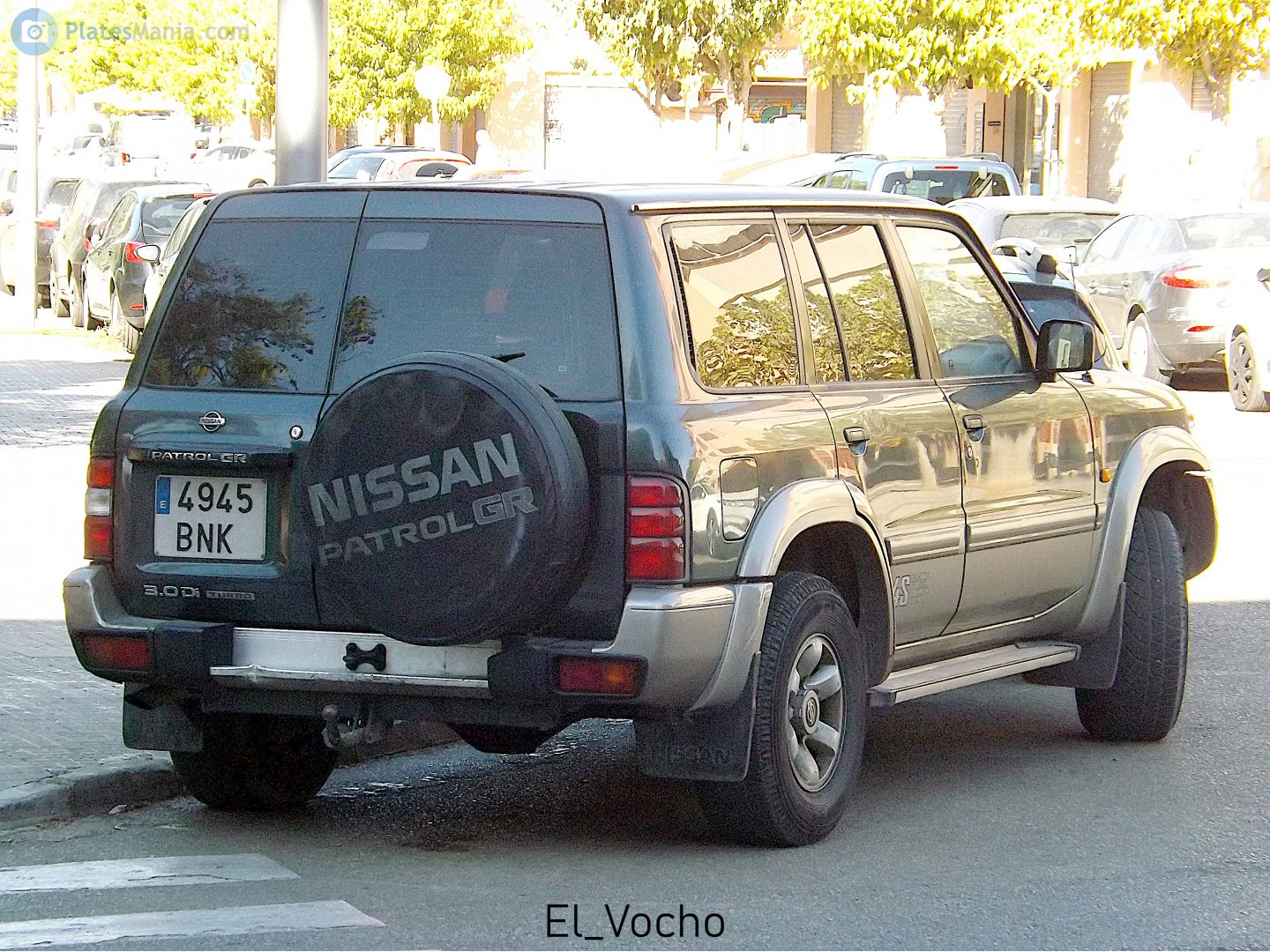 4945 BNK, Nissan Patrol 5th gen 5-door SUV (Y61), 1997–2004