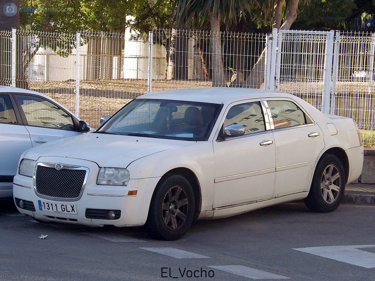 1311 GLX, Chrysler 300/300C 1st gen Sedan (LX), 2004–2010