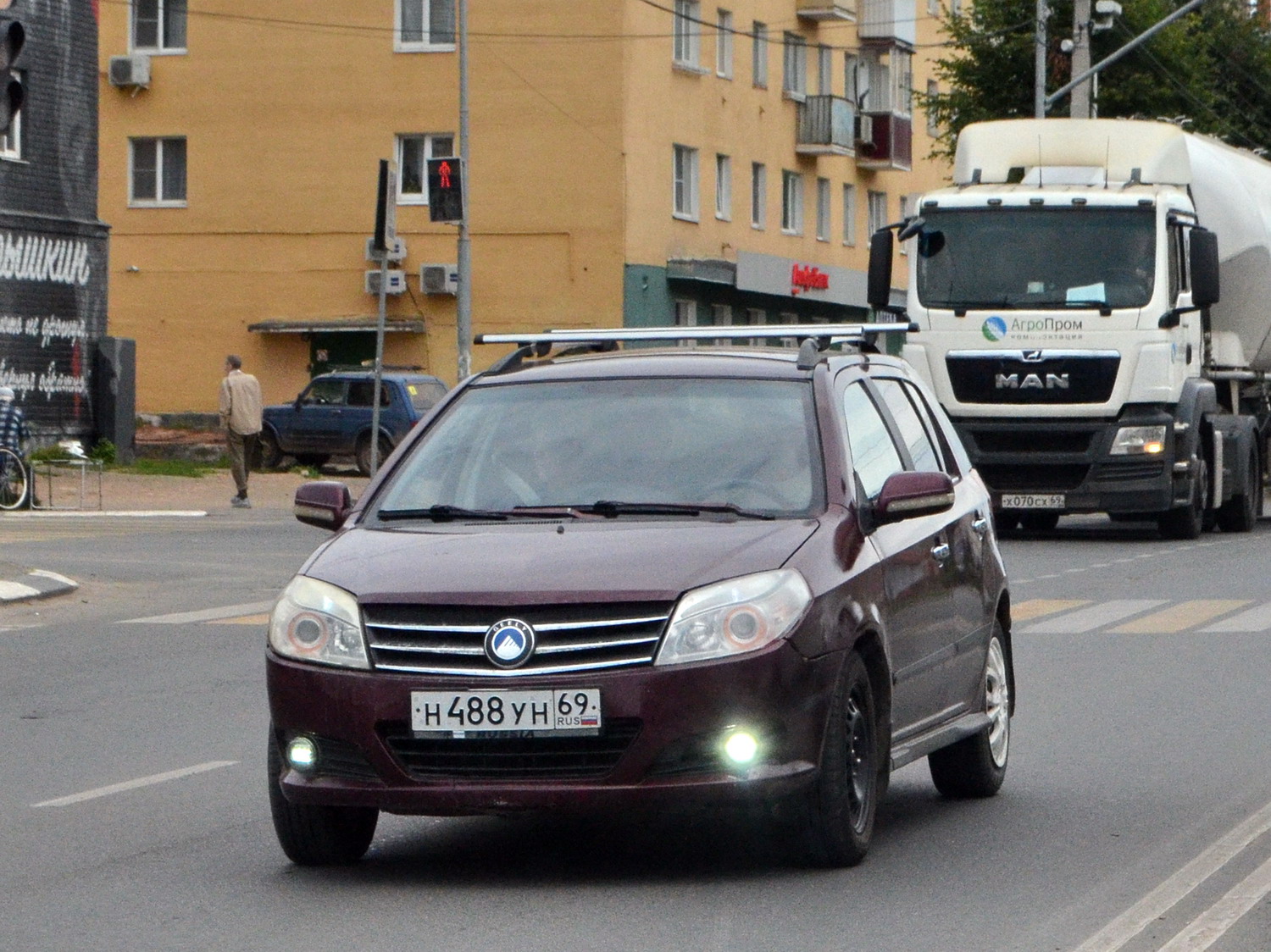 н 488 ун 69, Geely MK 1st gen Cross Hatch (MK2), 2010–2016