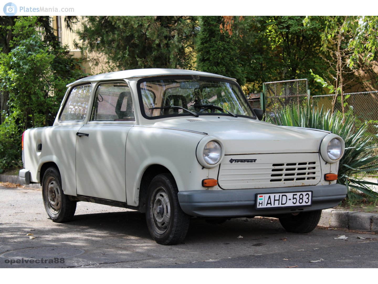 AHD-583, Trabant 1.1 Limousine, 1990–1991