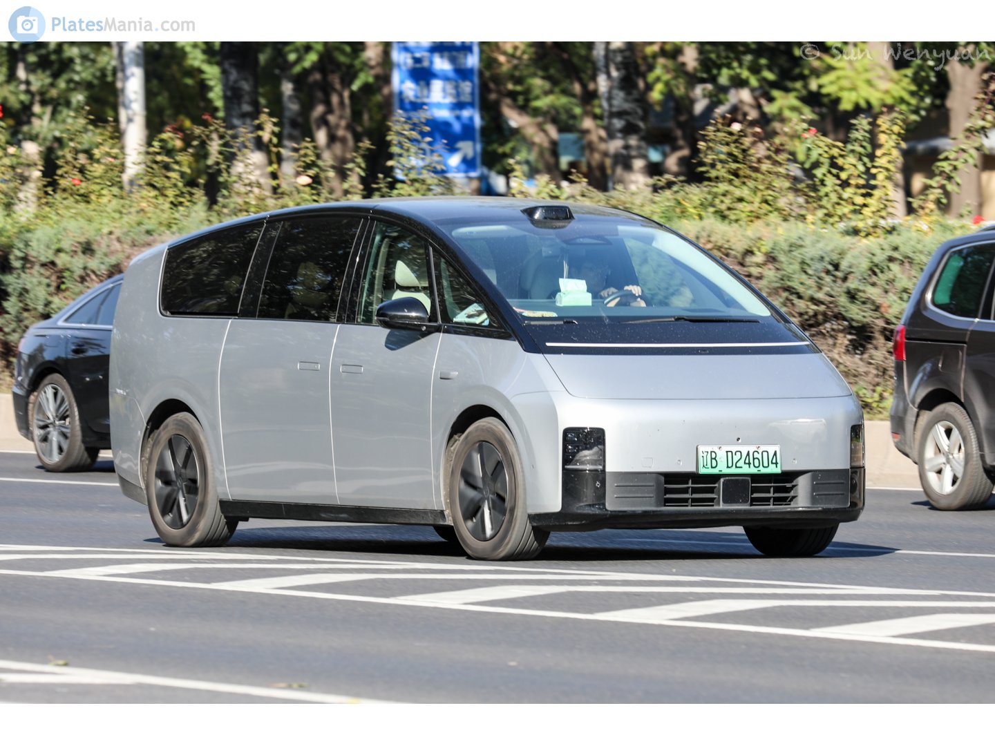 辽B·D24604, Li Xiang Mega 1st gen, 2024–