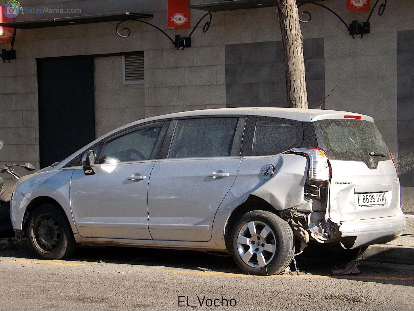 8636 GVN, Peugeot 5008 1st gen MPV (T87), 2009–2013