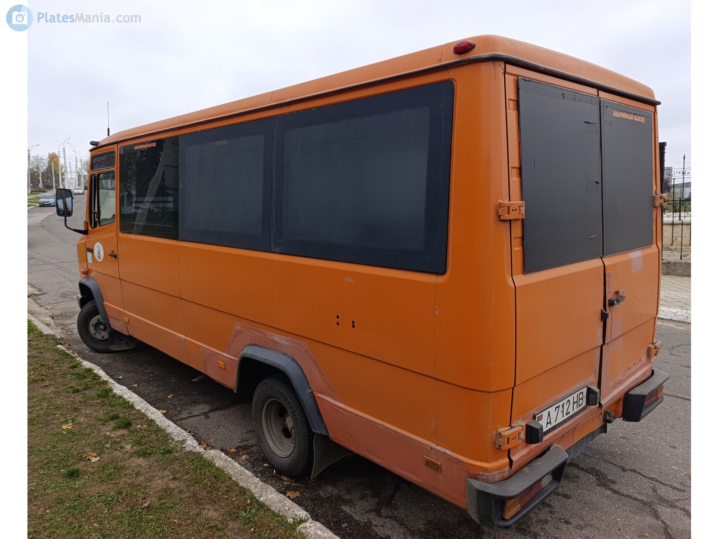 A 712 HB, Mercedes-Benz T2 2nd gen (668/669/670), 1986–1996