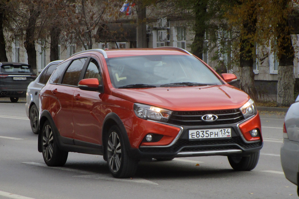 е 835 рн 134, Lada (VAZ) Vesta 1st gen SW Cross (GFK), 2017–2022