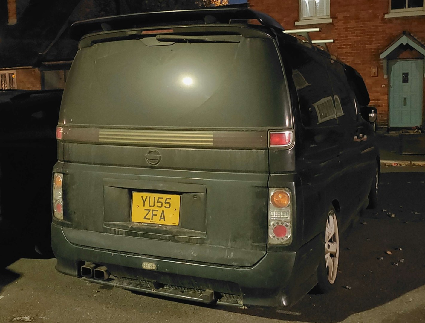 YU55ZFA, Nissan Elgrand 2nd gen (E51), 2002–2010