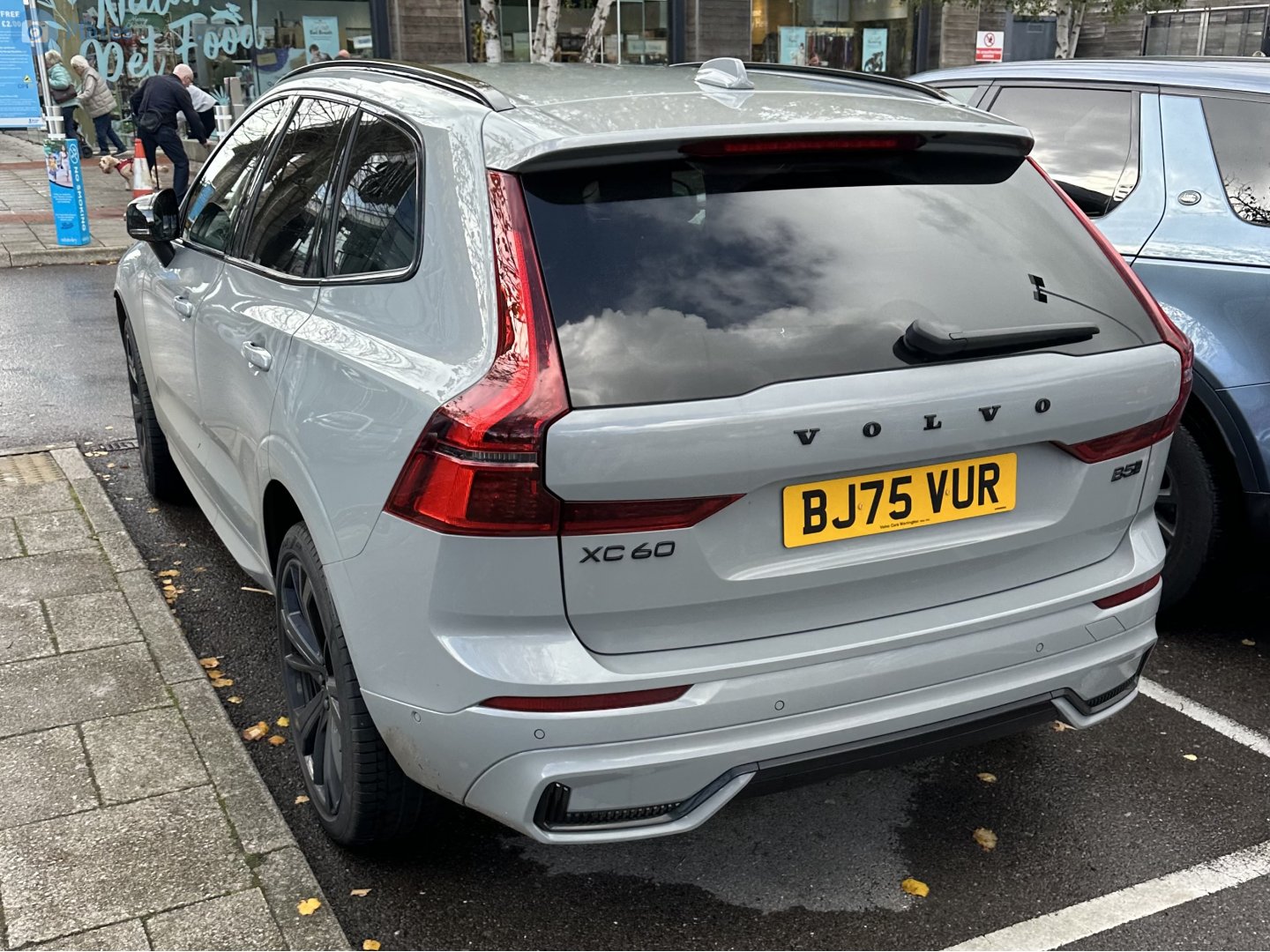 BJ75VUR, Volvo XC60 2nd gen (246), 2017–2025