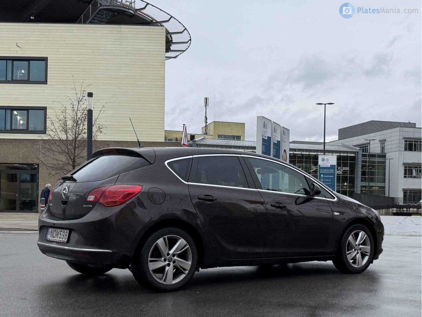 NDM 598, Opel Astra 4th gen Hatch (J; P10), 2009–2015