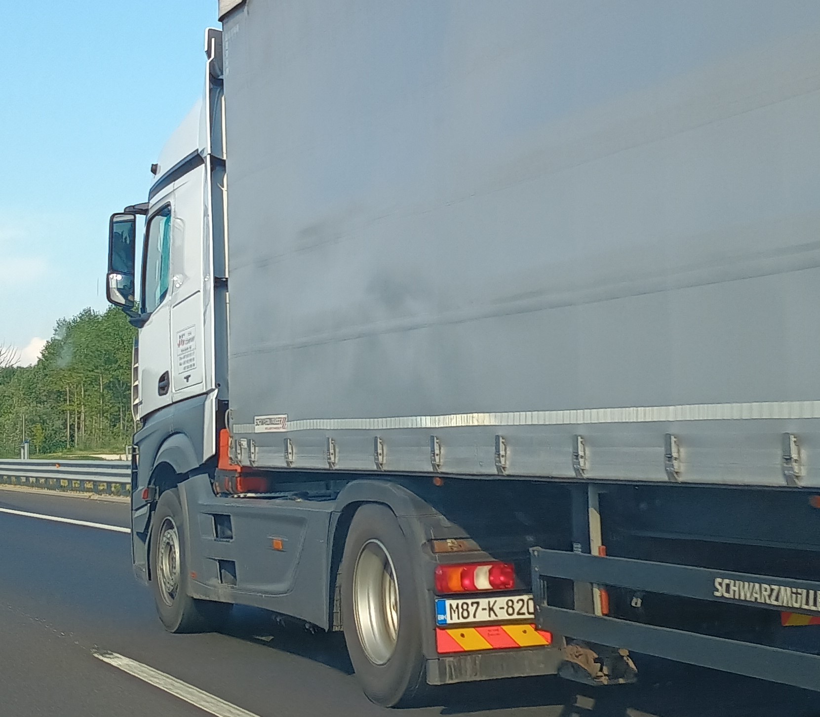 M87-K-820, Mercedes-Benz Actros 