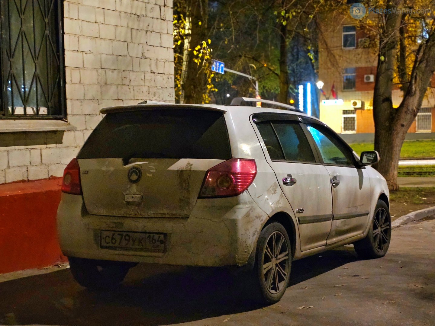 с 679 ук 164, Geely MK 1st gen Cross Hatch (MK2), 2010–2016