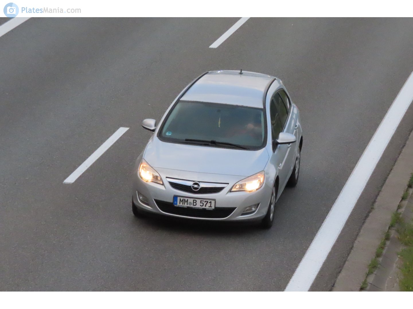 MM B 571, Opel Astra 4th gen Sports Tourer (J; P10), 2010–2015