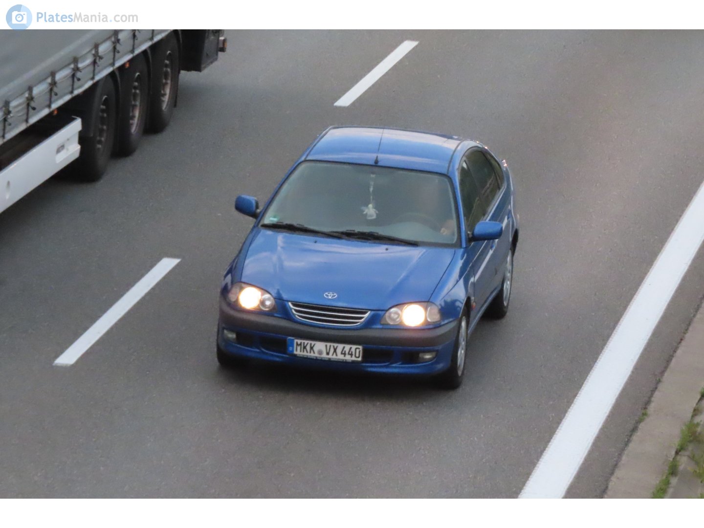 MKK VX 440, Toyota Avensis 1st gen Liftback (T220), 1997–2003