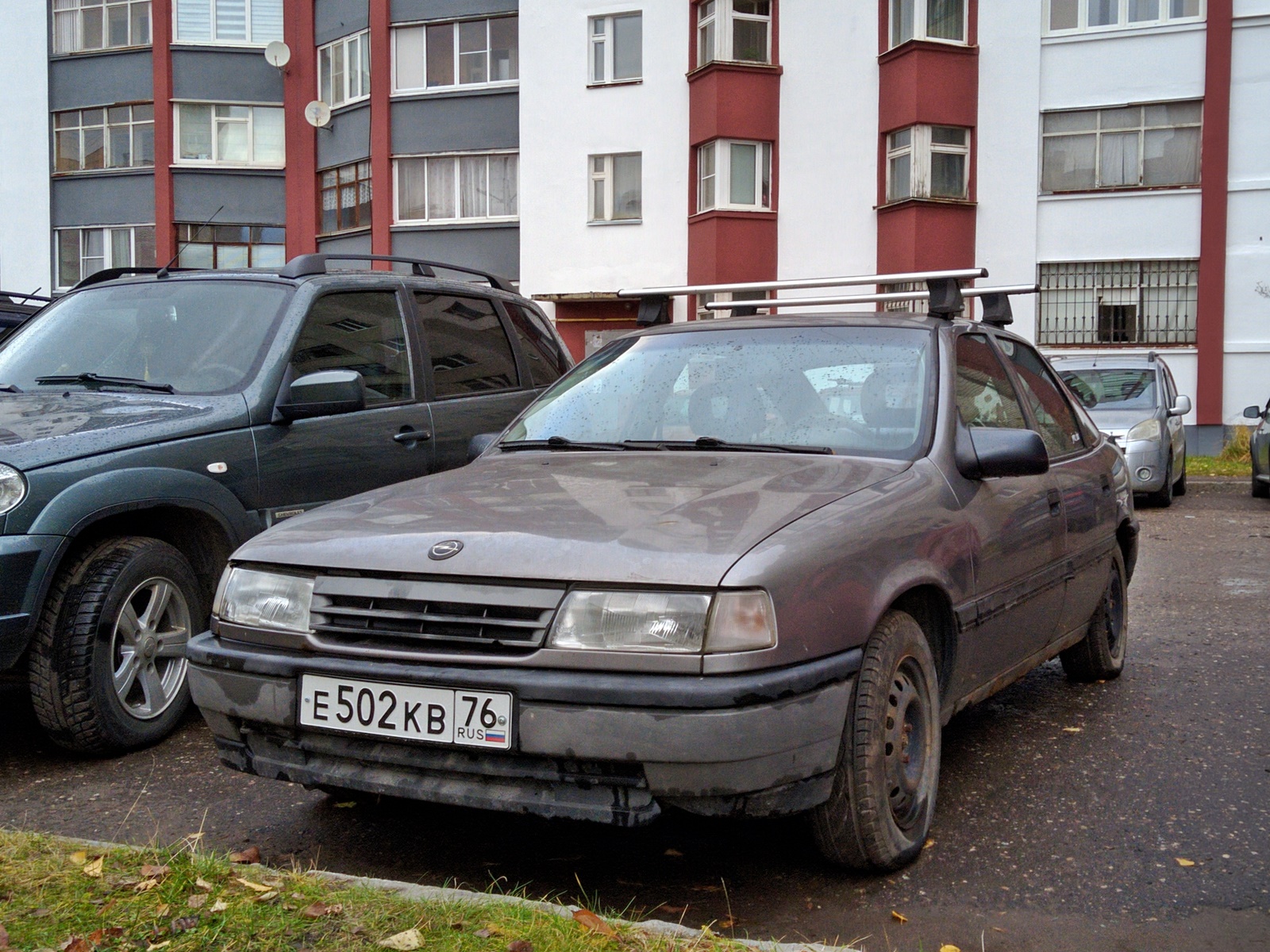 е 502 кв 76, Opel Vectra 1st gen Liftback (A; J89), 1988–1995