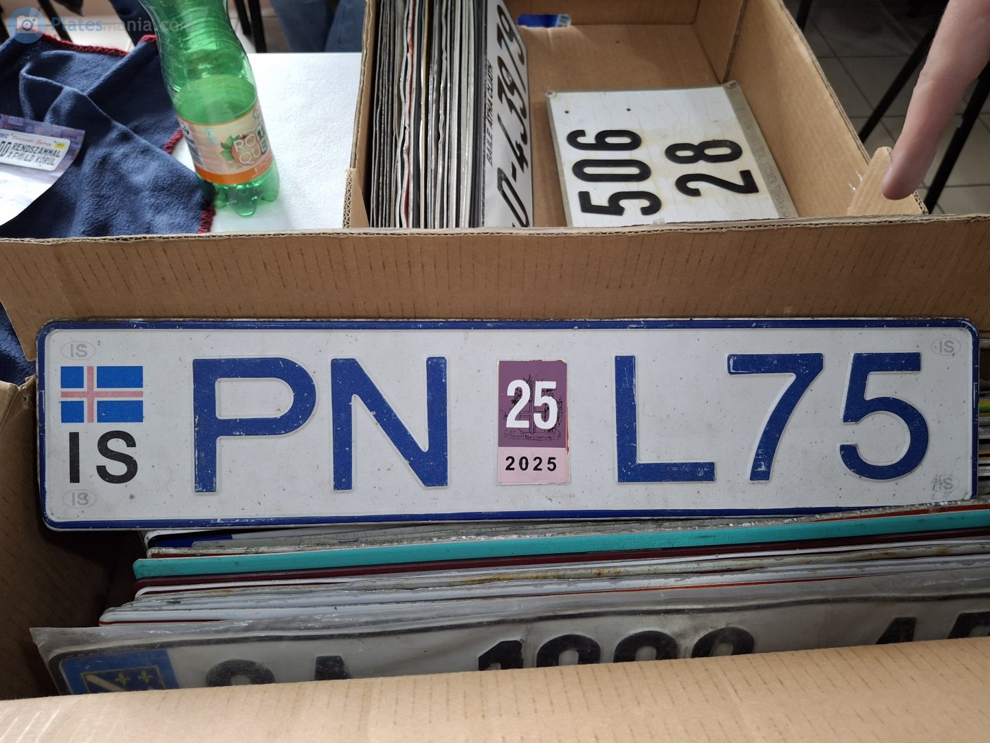 PN L75, License plate without vehicle 