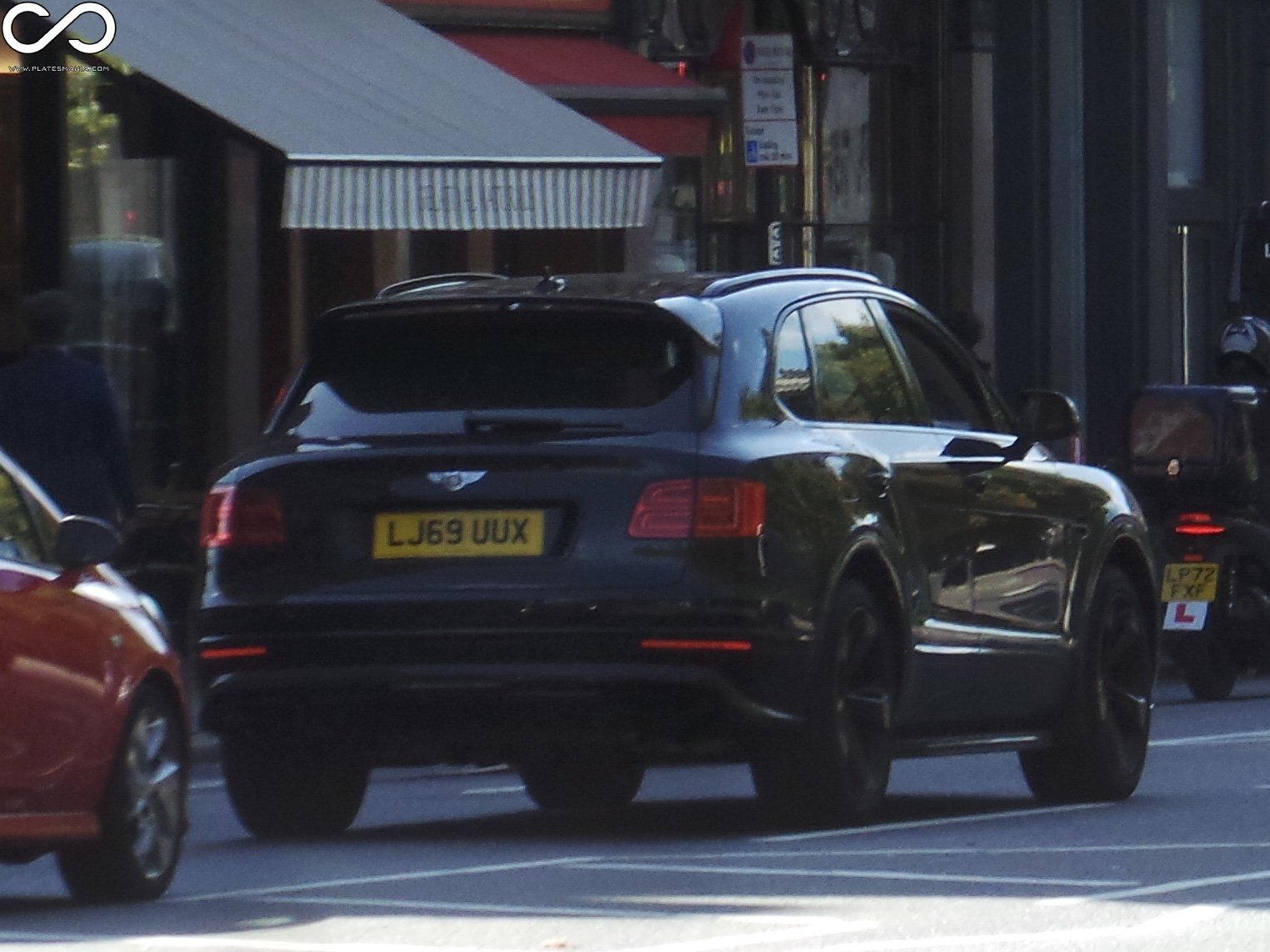 LJ69UUX, Bentley Bentayga 1st gen (PL71), 2016–2020