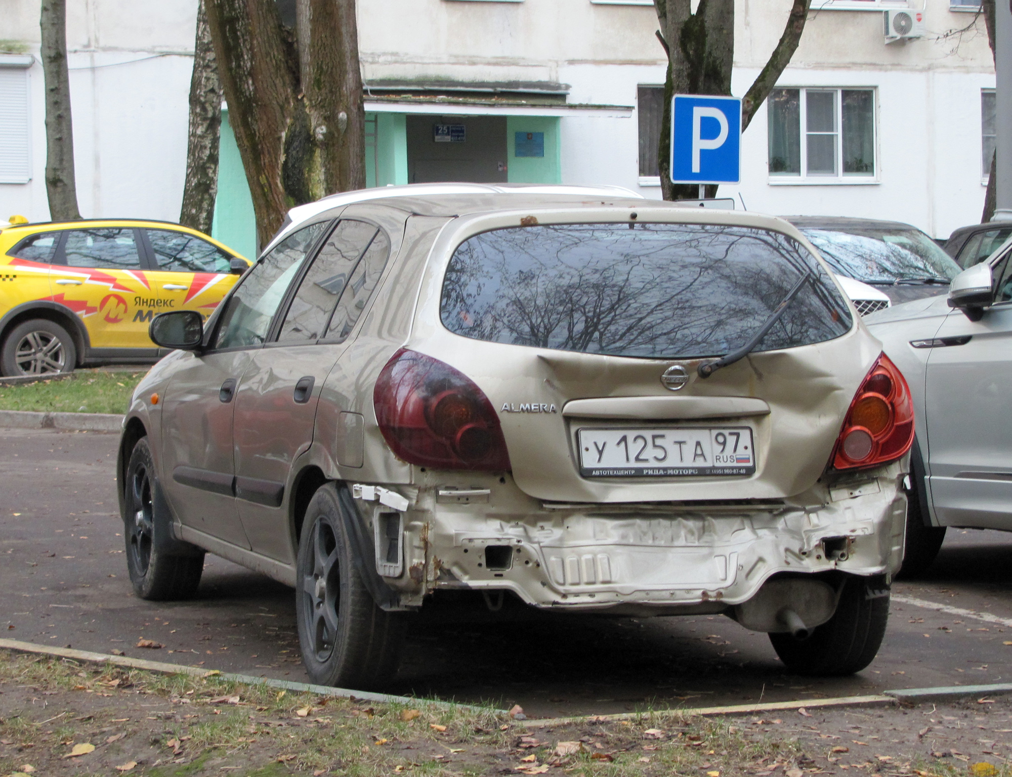 у 125 та 97, Nissan Almera 2nd gen 5-door Hatch (N16), 2000–2008