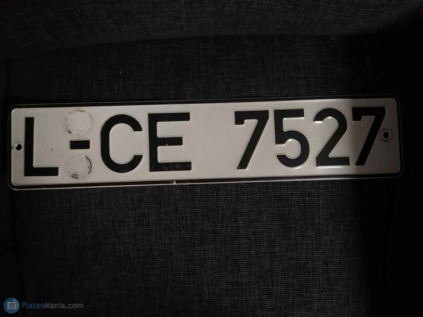 L CE 7527, License plate without vehicle 