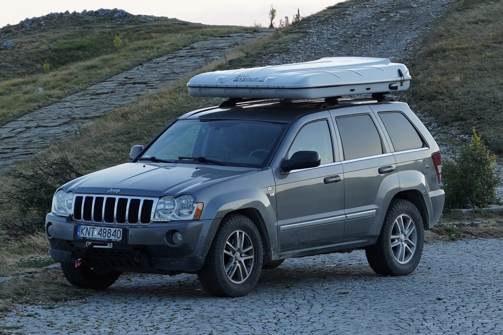 KNT 48840, Jeep Grand Cherokee 3rd gen (WK), 2004–2010