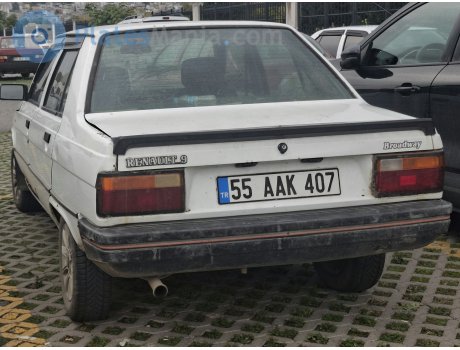 55 AKK 407, Renault 9