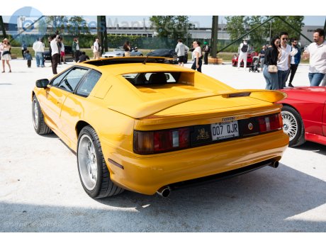 007 QJR, Lotus Esprit