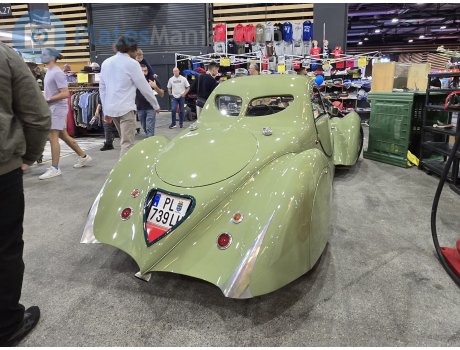 PL 739 LH, Peugeot 402