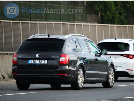 4AM 1319, Skoda Superb