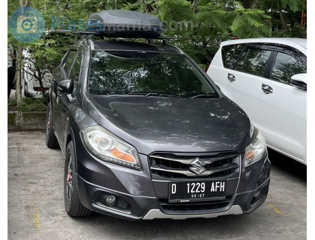 D 1229 AFH, Suzuki SX4/S-Cross