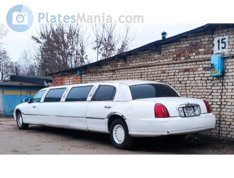 8403 BO-5, Lincoln Town Car