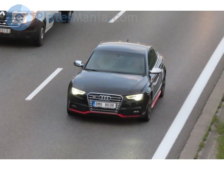 8M0 8698, Audi S5