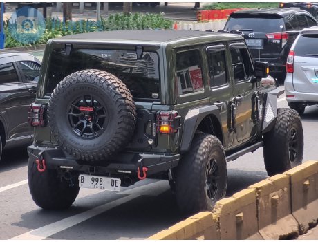 B 998 DE, Jeep Wrangler