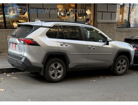 002 D 324, Toyota RAV4