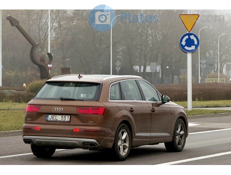 JEL 551, Audi Q7