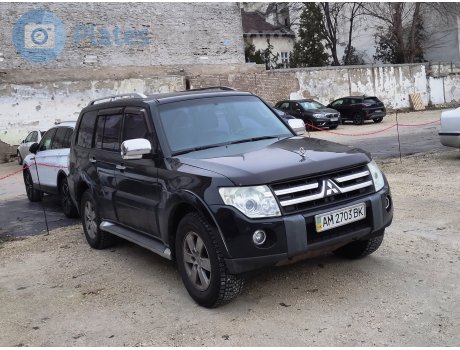 AM 2703 BK, Mitsubishi Pajero