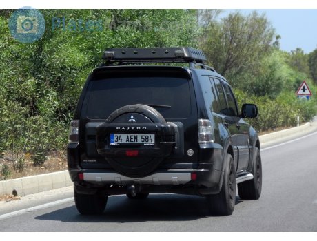 34 AEN 584, Mitsubishi Pajero