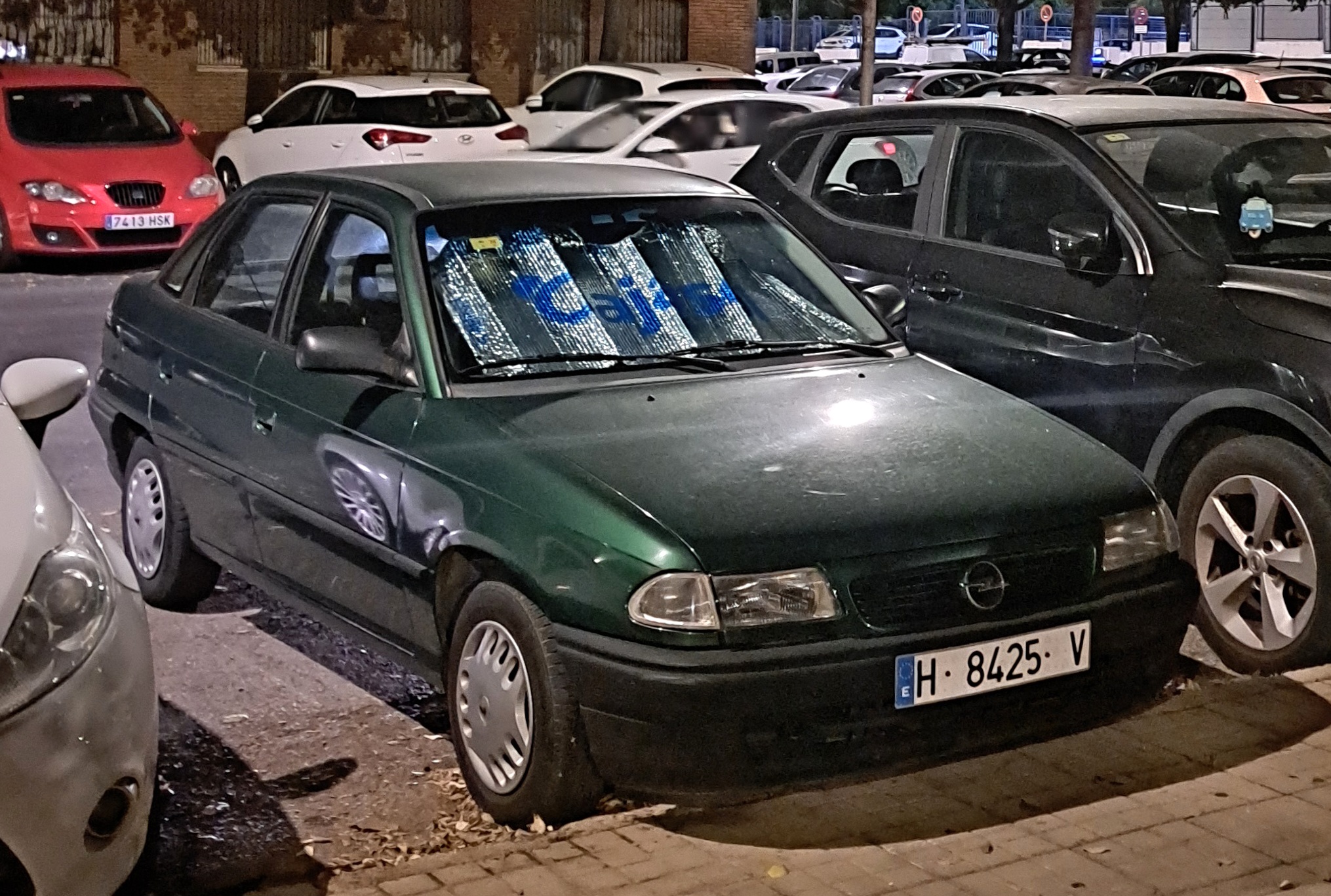 H 8425 V, Opel Astra 1st gen Sedan (F; T92), 1992–1998 (–2002 for Eastern Europe)
