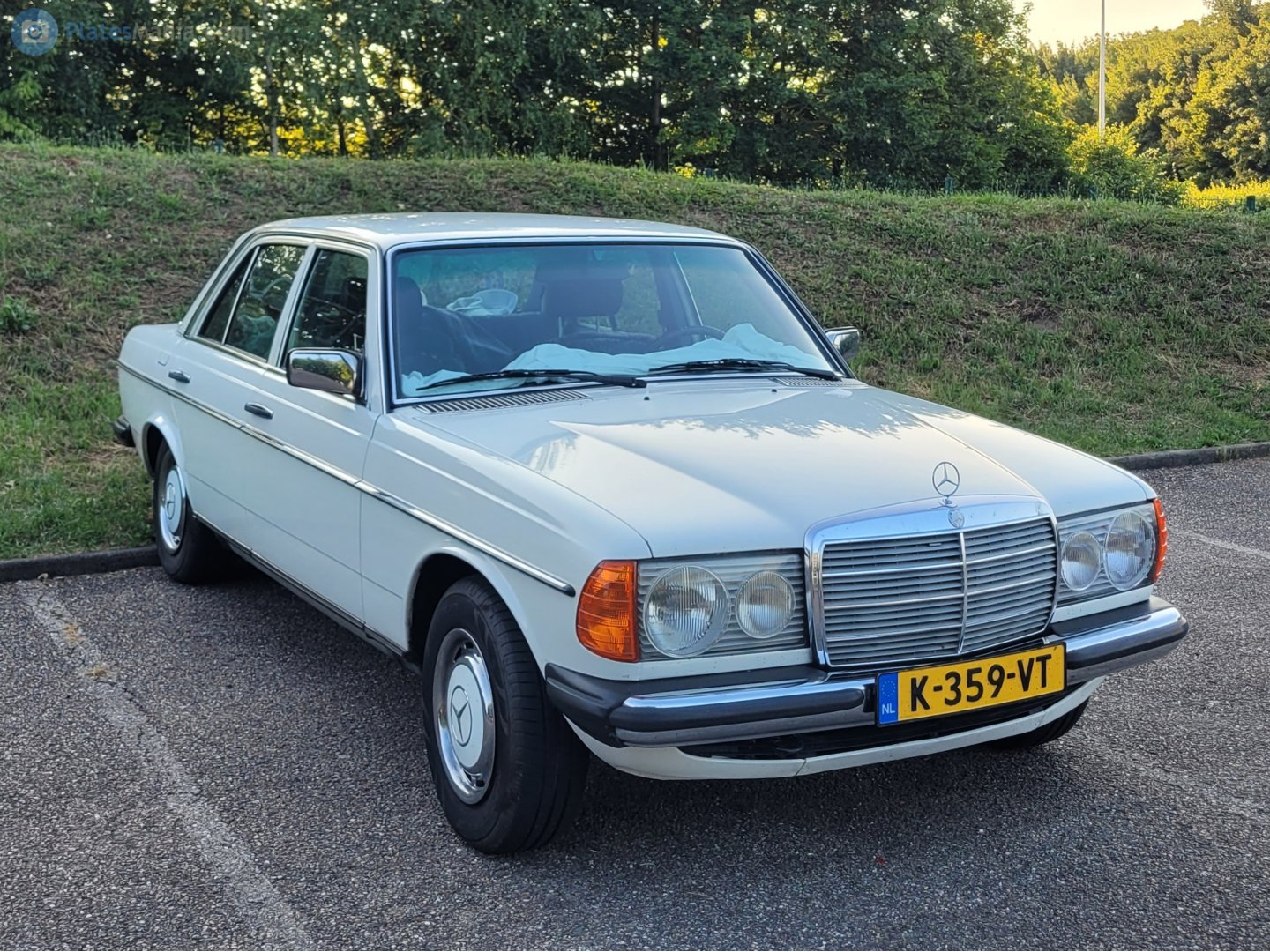 K-359-VT, Mercedes-Benz E-Klasse 200–300 Sedan (W123), 1975­–1986