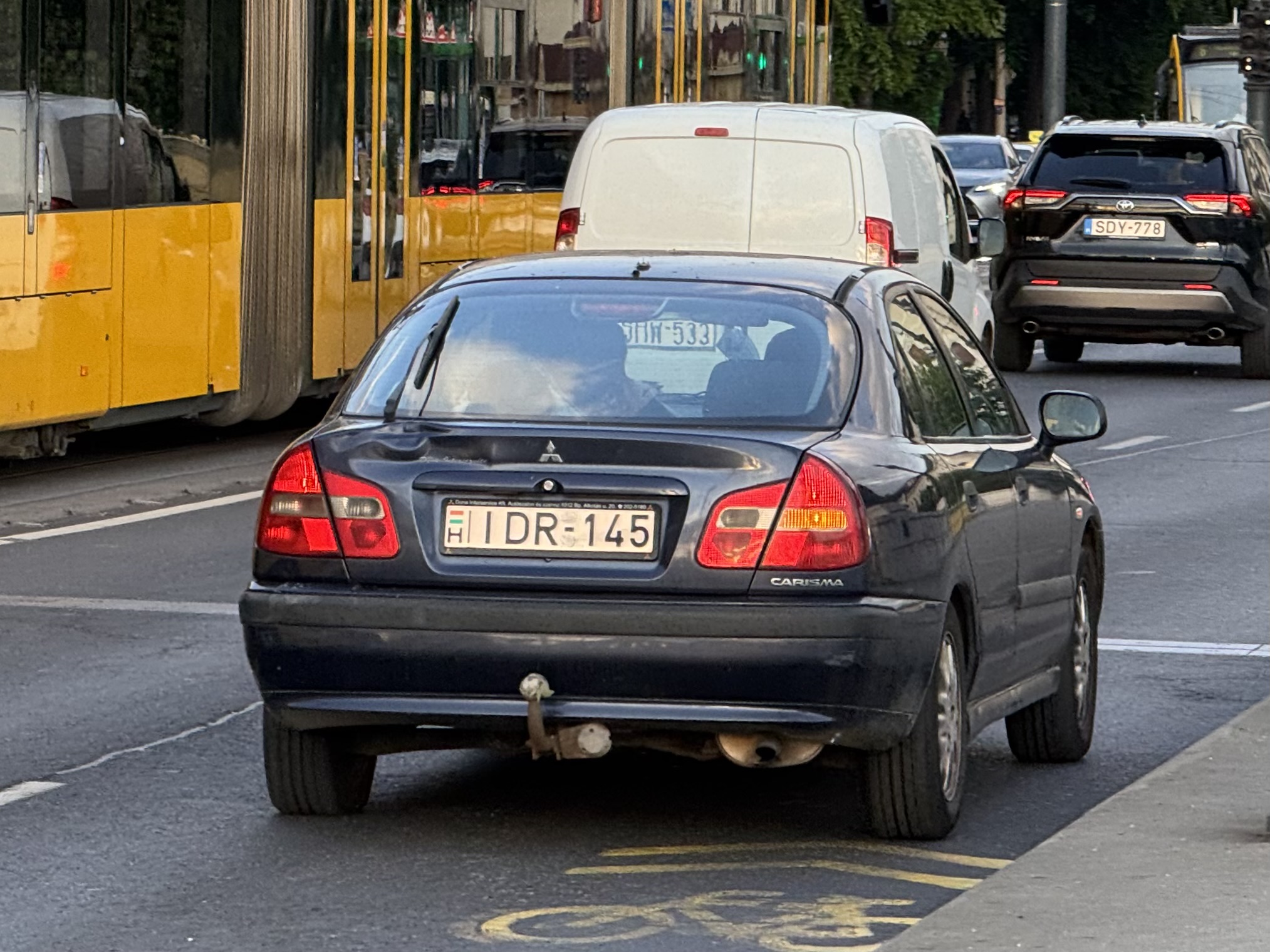 IDR-145, Mitsubishi Carisma 1st gen Liftback (DA2A), facelift, 1999–2004