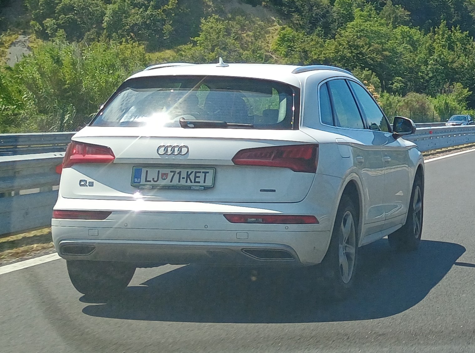 LJ 71-KET, Audi Q5 2nd gen SUV (FYB), 2017–2020