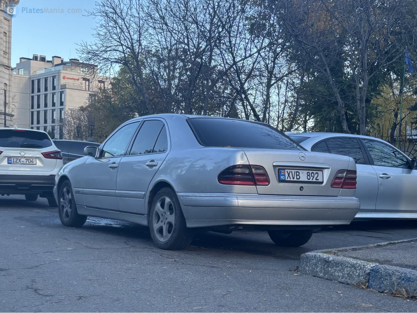 XVB 892, Mercedes-Benz E-Klasse 2nd gen Sedan (W210), 1995­–2002