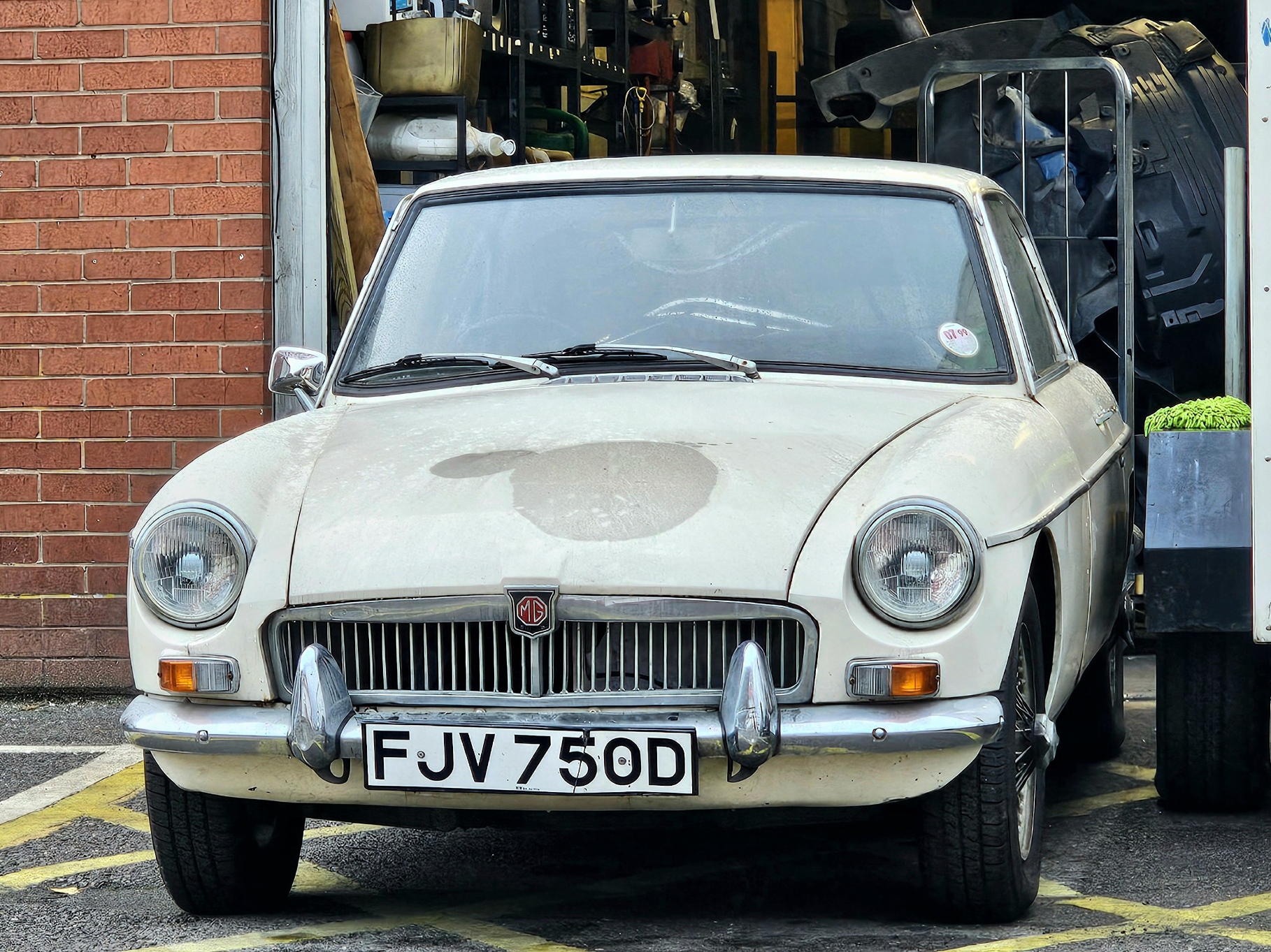 FJV750D, MG B 1st gen GT Coupé, 1965–1980