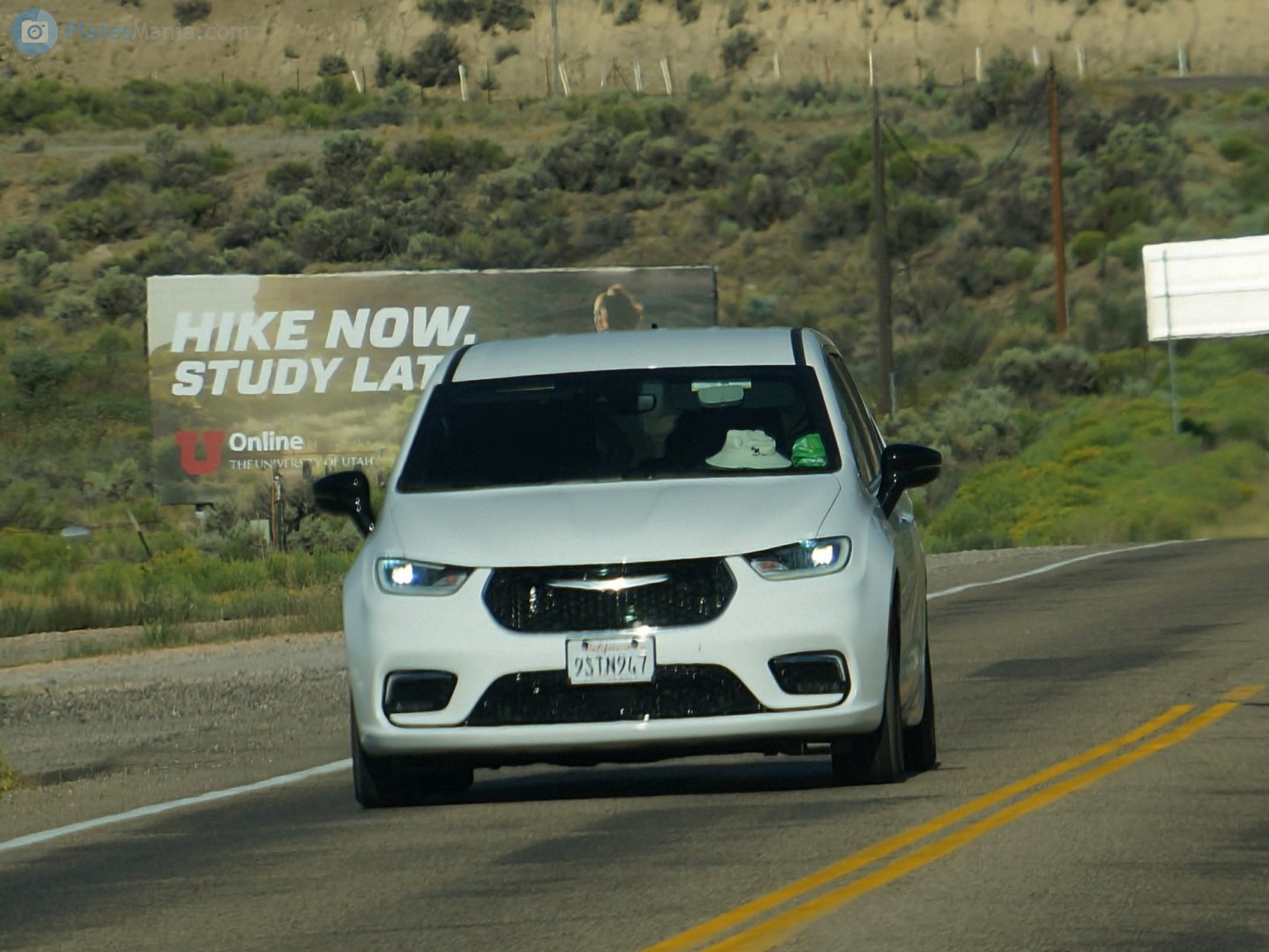 9STN947, Chrysler Pacifica 2nd gen Minivan (RU), facelift, 2020–