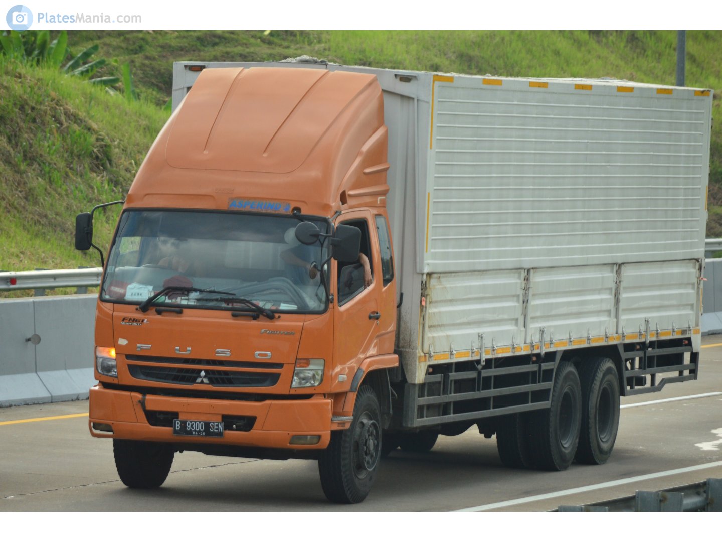B 9300 SEN, Mitsubishi Fuso Fighter 2nd gen, 2nd facelift, 2005–