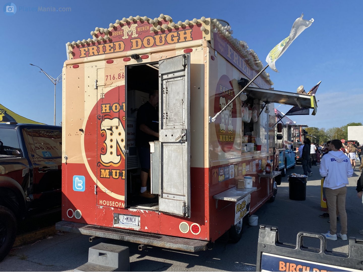 2-MUNCH, Freightliner M-Line 