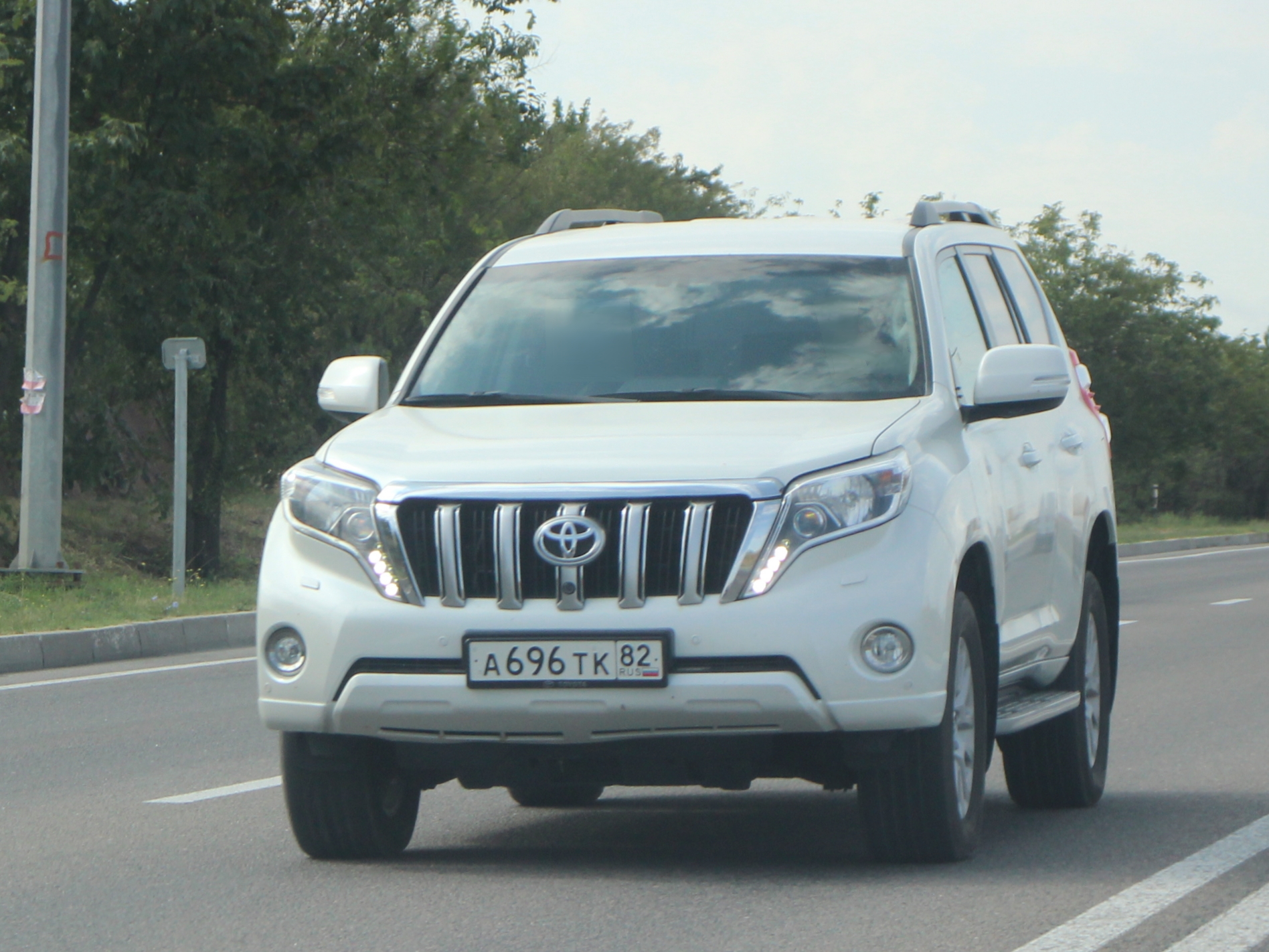 а 696 тк 82, Toyota Land Cruiser Prado 4th gen 5-door SUV (J150), 1st facelift, 2013–2017