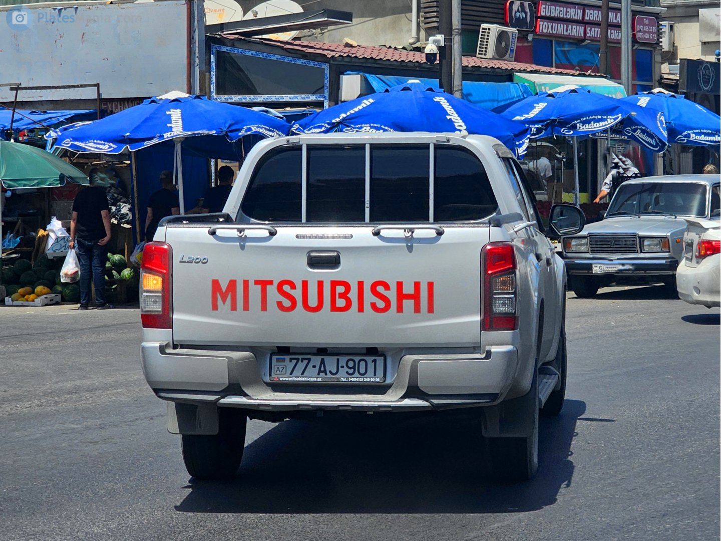 77 AJ 901, Mitsubishi L200 