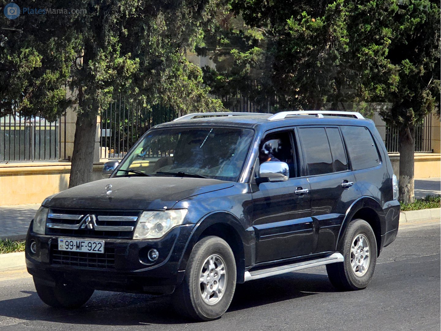 99 MF 922, Mitsubishi Pajero 