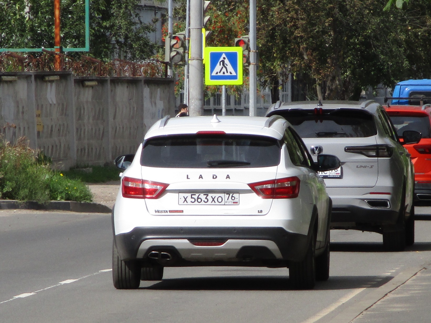 х 563 хо 76, Lada (VAZ) Vesta 1st gen SW Cross (GFK), 2017–2022
