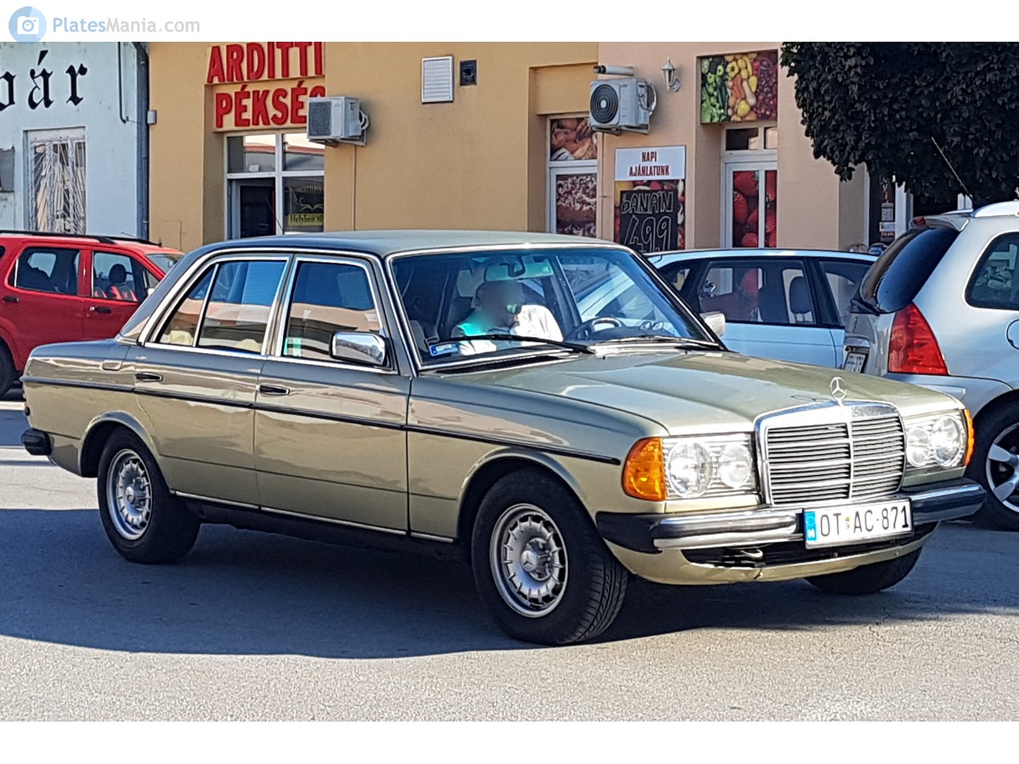 OT AC-871, Mercedes-Benz E-Klasse 200–300 Sedan (W123), 1975­–1986