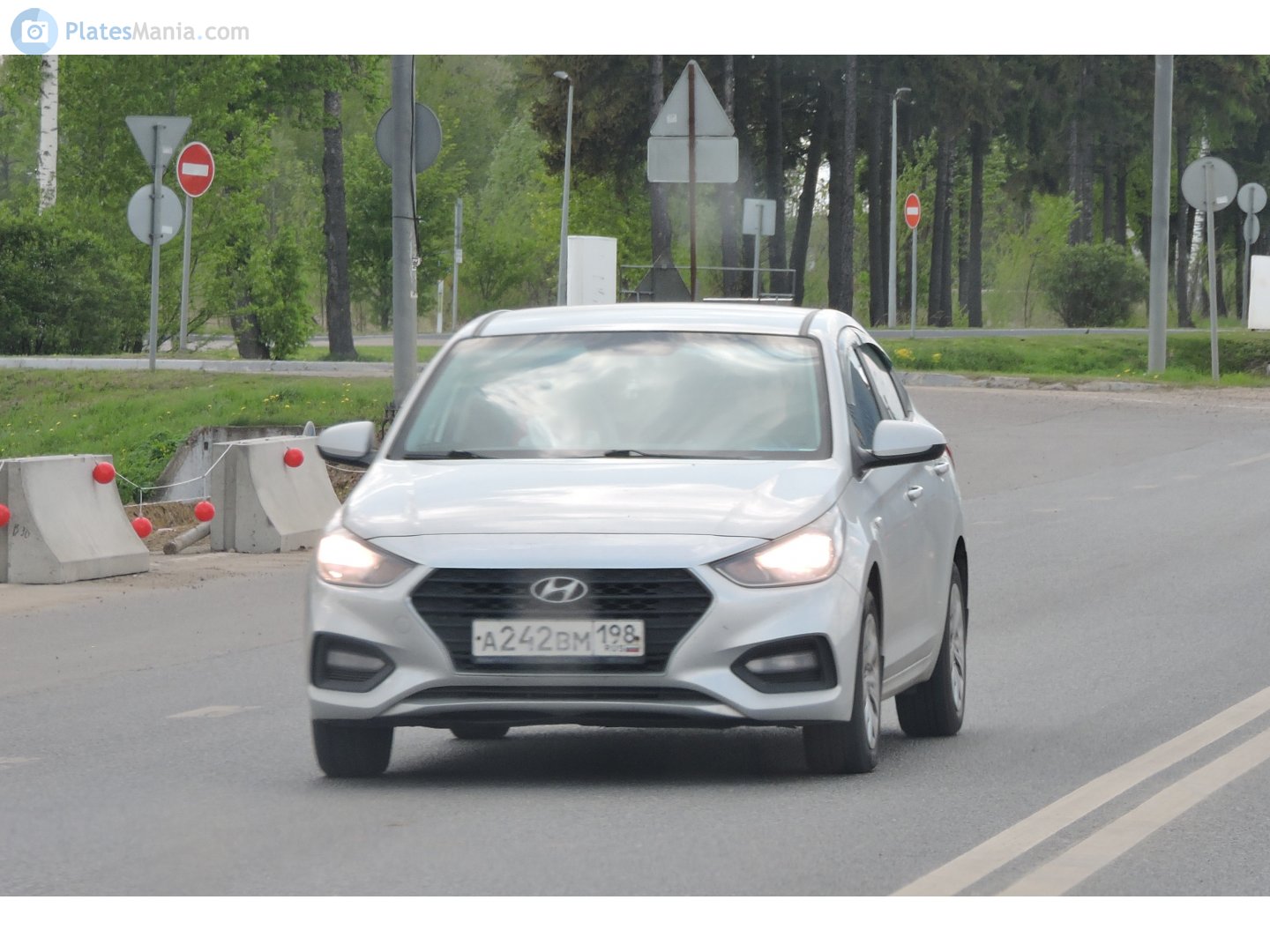 а 242 вм 198, Hyundai Solaris 2nd gen (HCR), 2017–2020